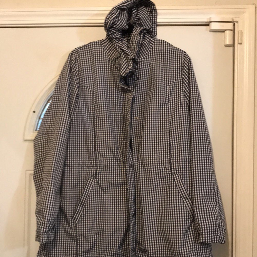 A new day water resistant  jacket color: black/white check type with hoodie XXL